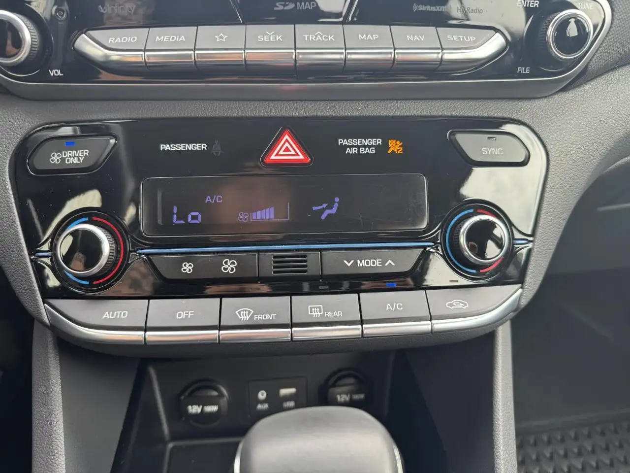 Hyundai IONIQ снимка Hyundai IONIQ