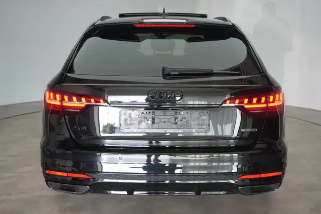 Audi A4 view 4