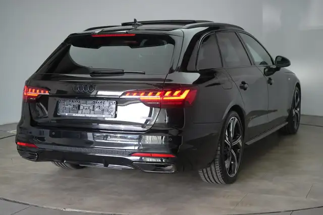 Audi A4 view 5