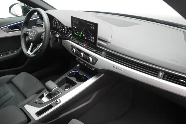 Audi A4 view 7