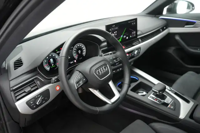 Audi A4 view 12