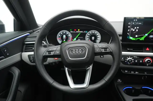Audi A4 view 14