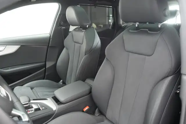 Audi A4 view 10