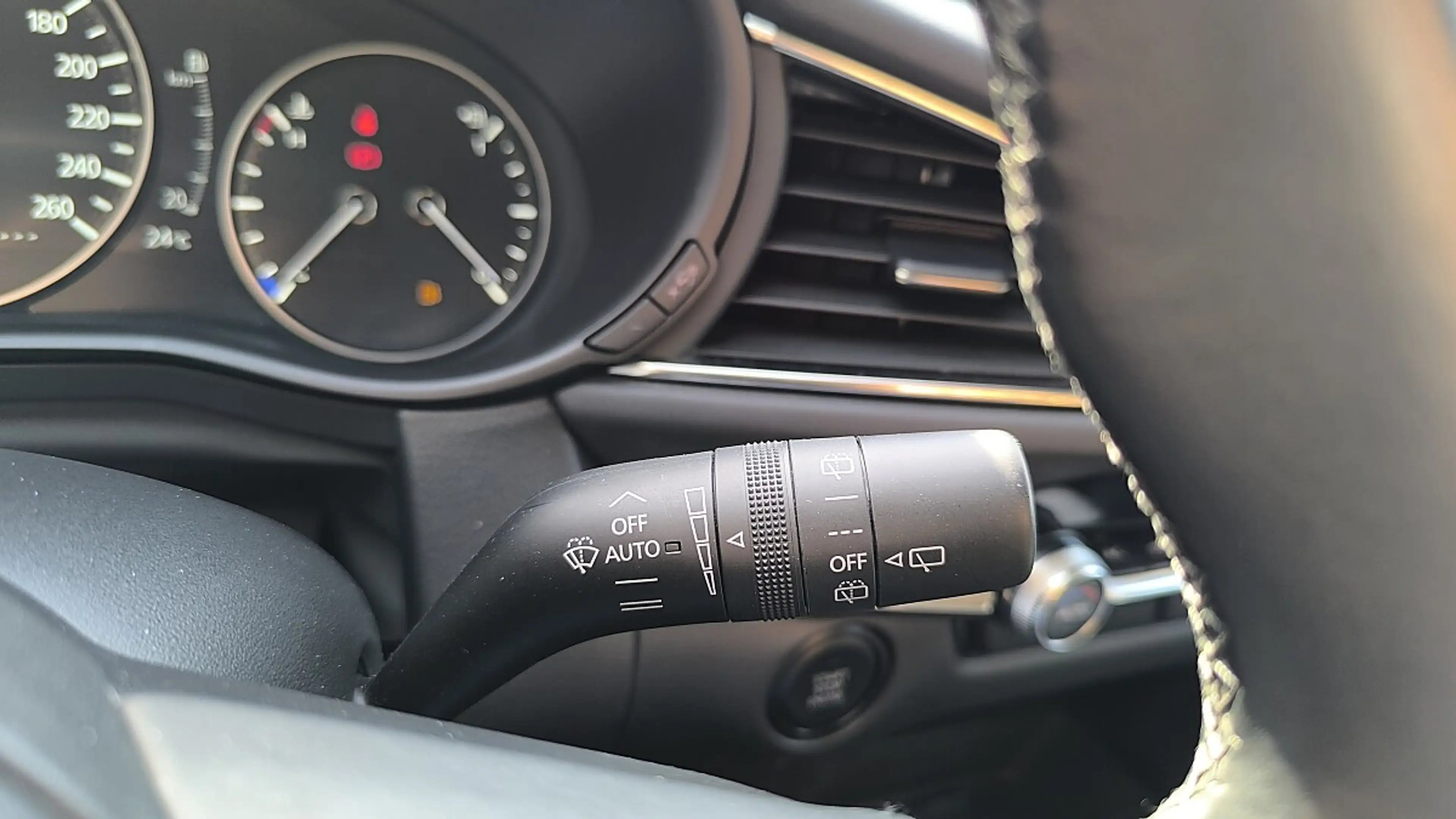 Mazda CX-30 e-Skyactive G150 Homura — photo 10