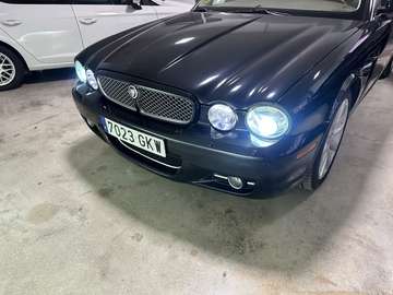 XJ6 2.7D V6 Executive Aut.