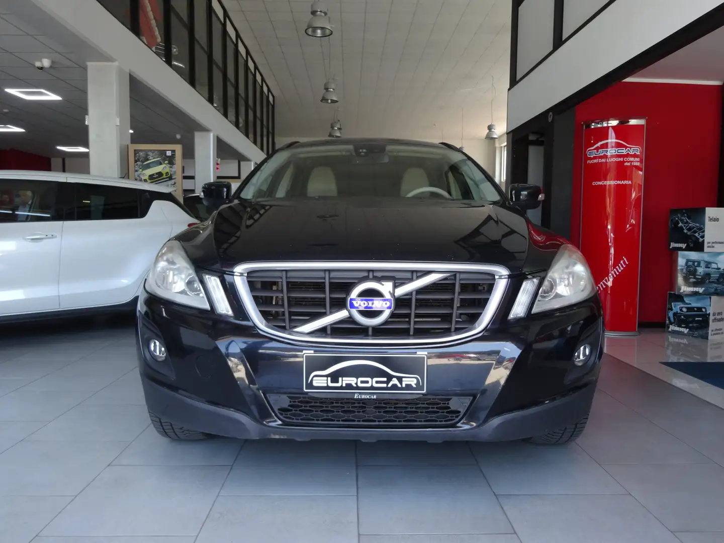 Volvo XC60 2.4 d5 Momentum 4X4 Noir - 1