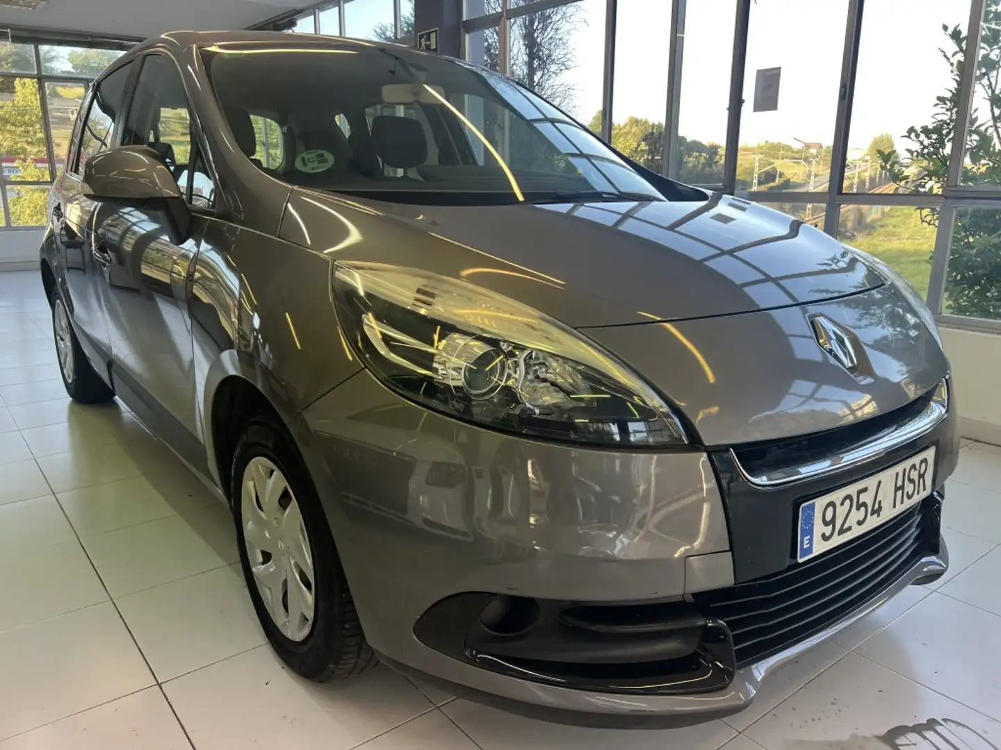 Renault Scenic 1.6 Authentique Grau - 1