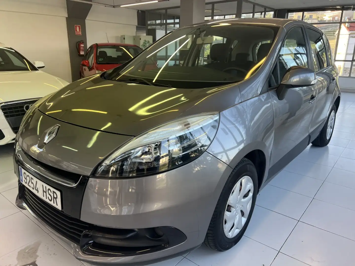 Renault Scenic 1.6 Authentique Grau - 2