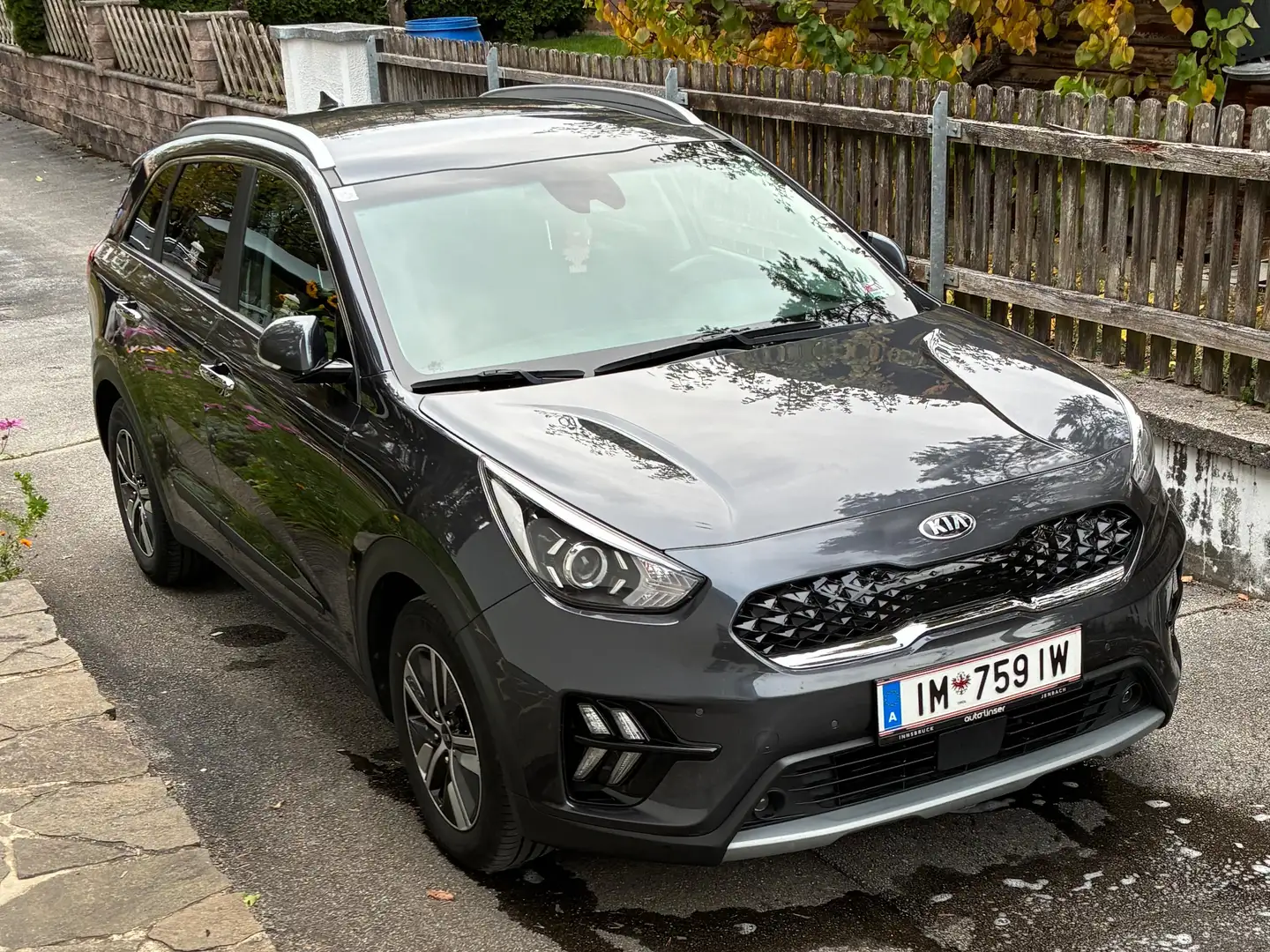 Kia Niro Niro 1,6 GDI GPF Hybrid Gold DCT Aut. Gold Grau - 1