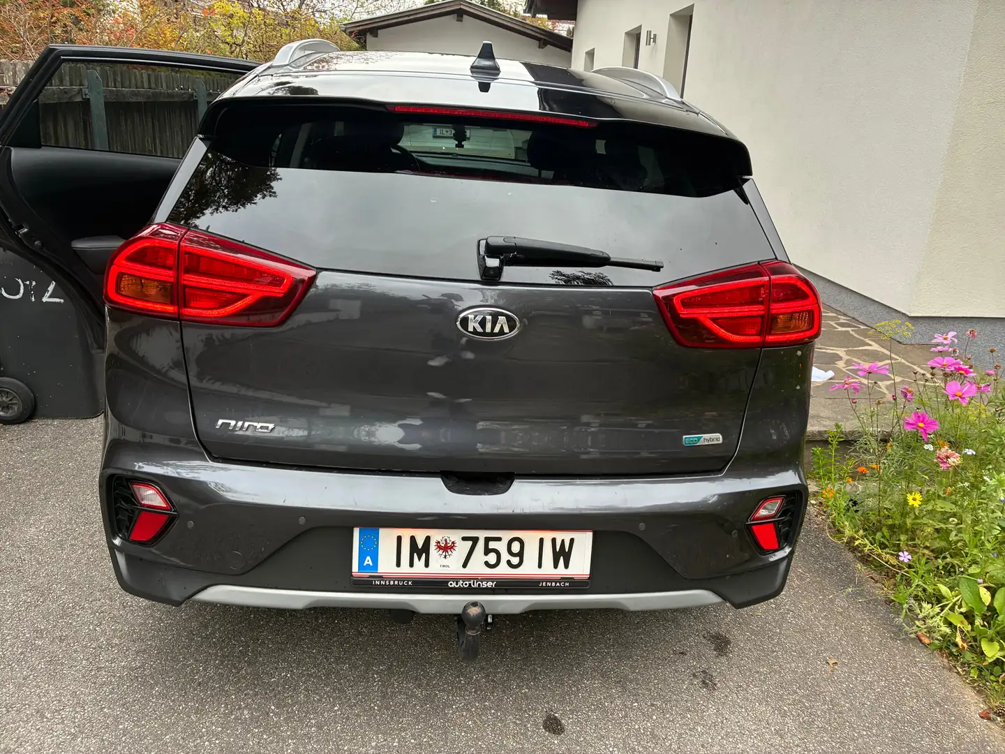 Kia Niro Niro 1,6 GDI GPF Hybrid Gold DCT Aut. Gold Grau - 2