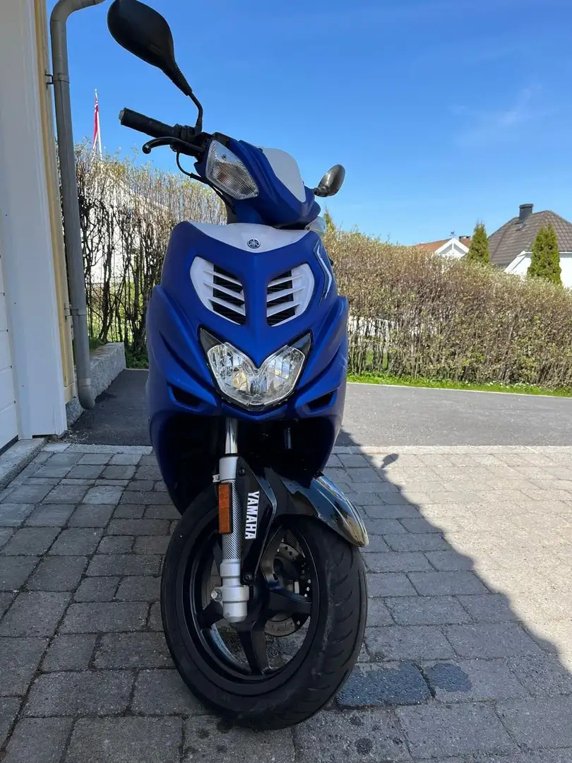Yamaha Aerox scooter Blue - 2