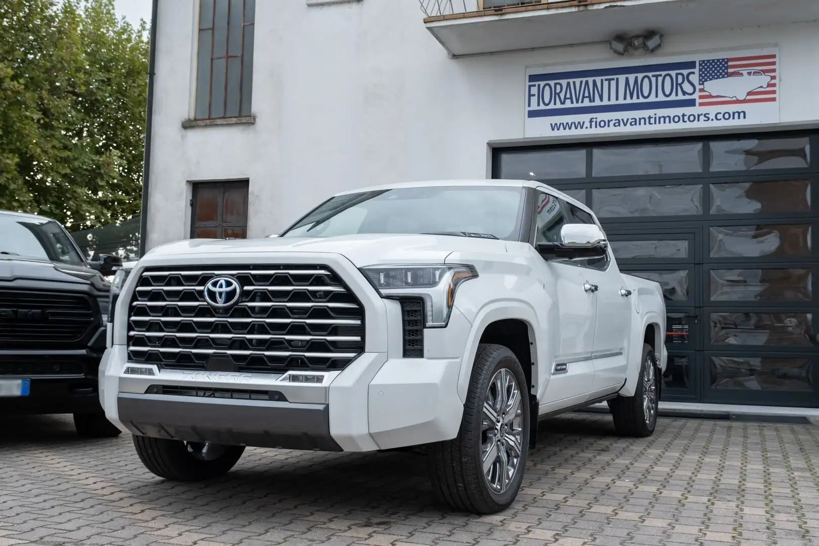 Toyota Tundra Crew 3.5L v6 Twin Turbo 4x4 HYBRID CAPSTONE Blanco - 1