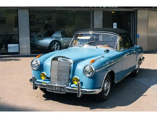 Mercedes-Benz 220 Ponton cabriolet