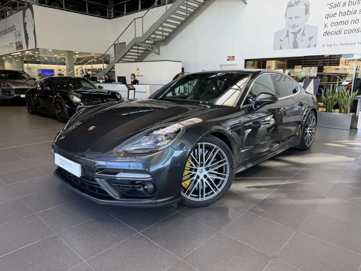 Porsche Panamera Turbo S e-Hybrid Gris - 2