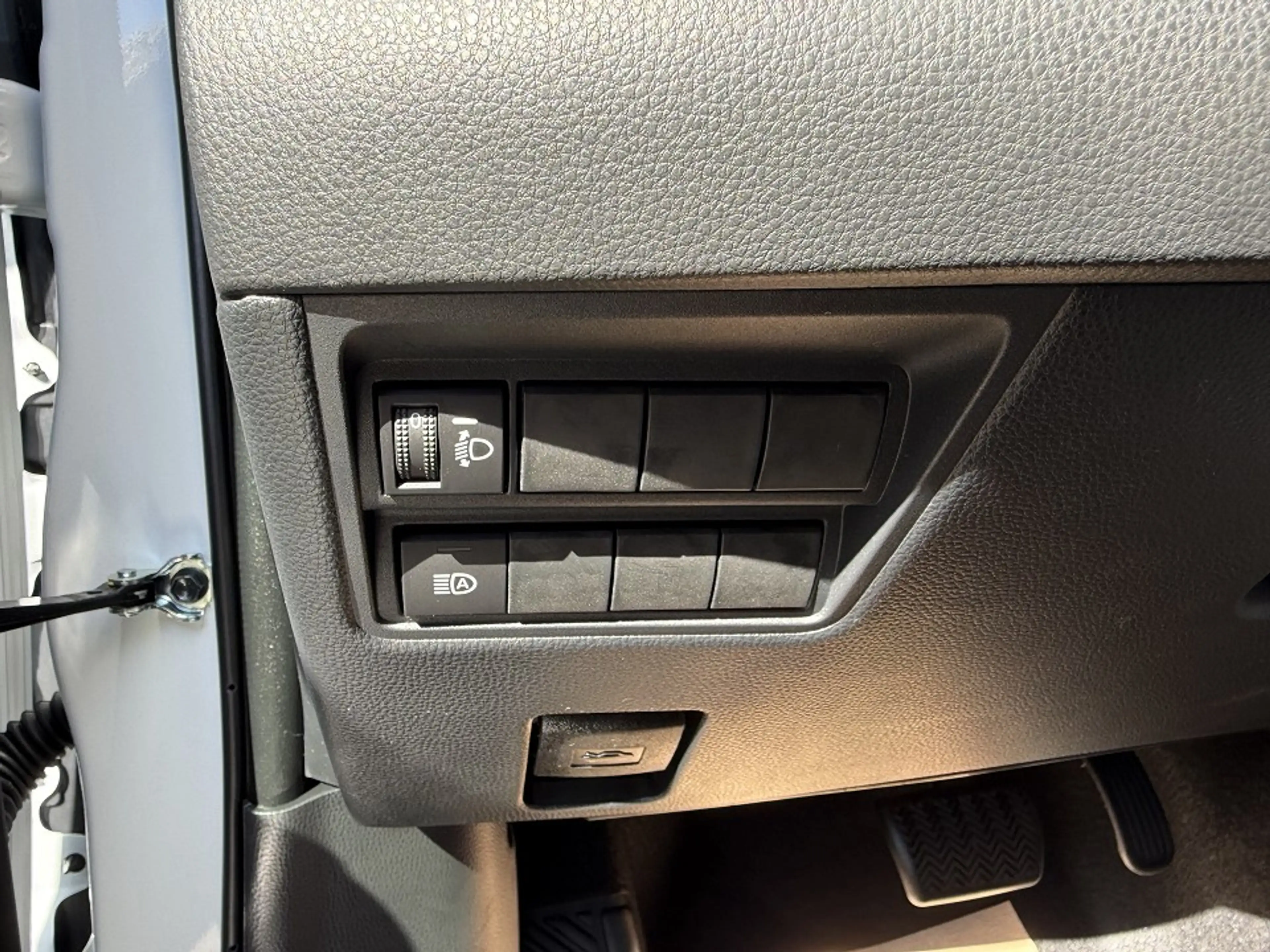 Mazda 2 Hybrid 1.5L Hybrid VVT-i 116 Centre-Line — photo 15
