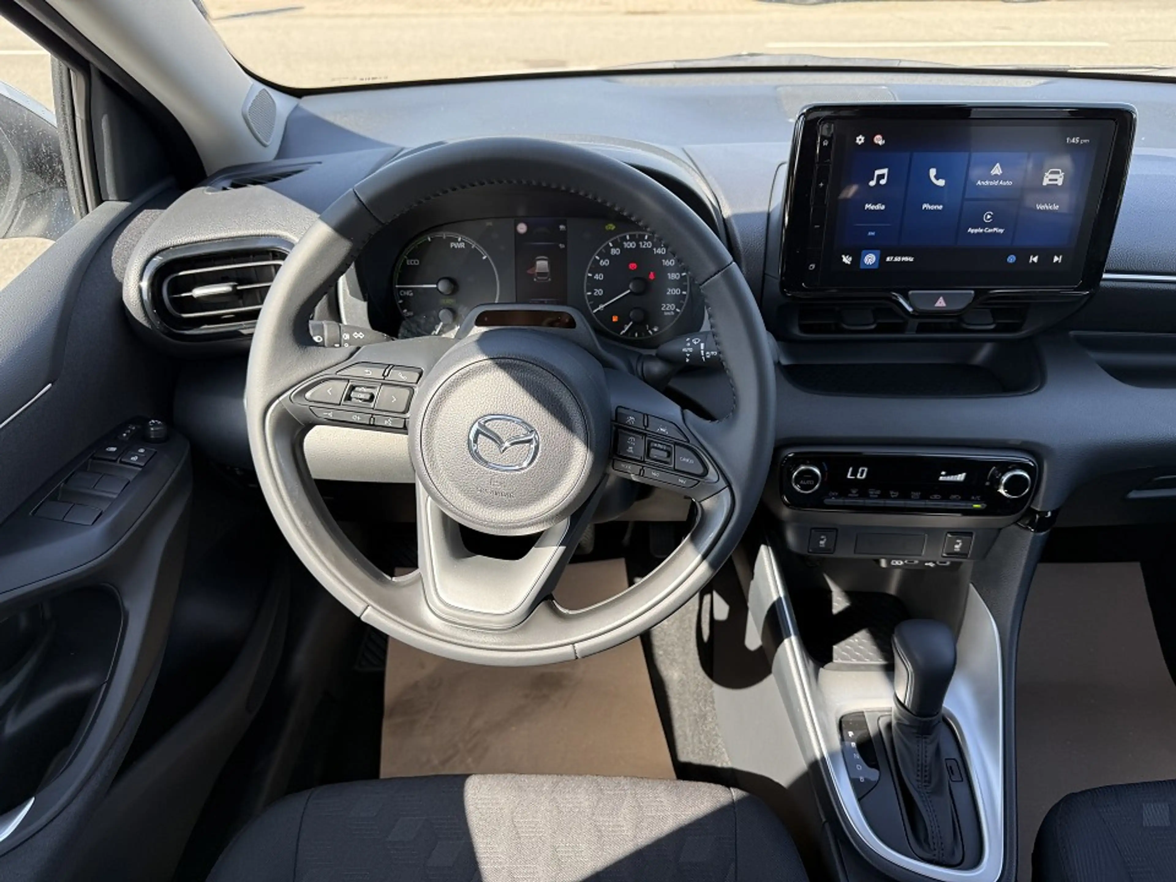 Mazda 2 Hybrid 1.5L Hybrid VVT-i 116 Centre-Line — photo 9
