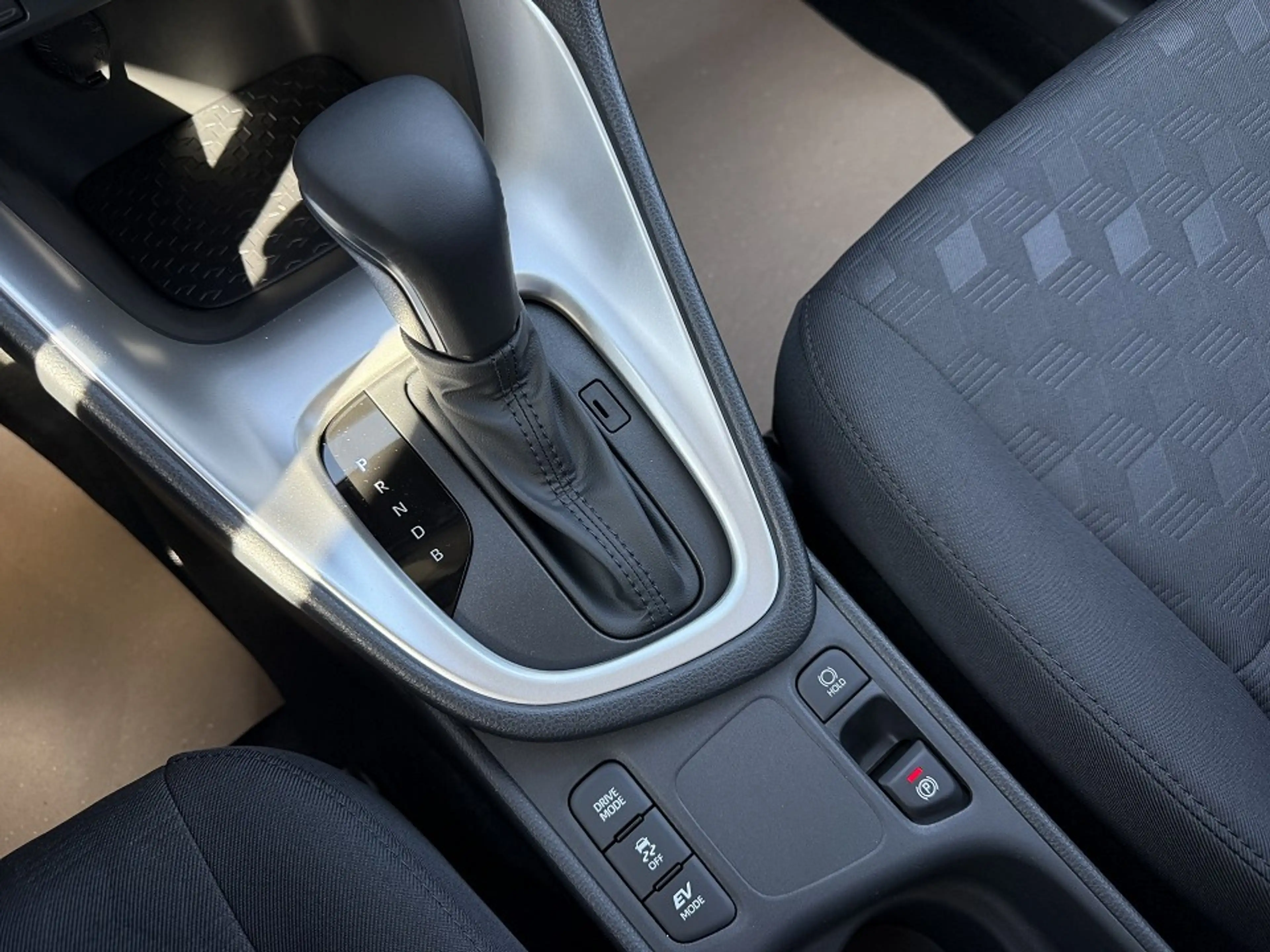 Mazda 2 Hybrid 1.5L Hybrid VVT-i 116 Centre-Line — photo 11
