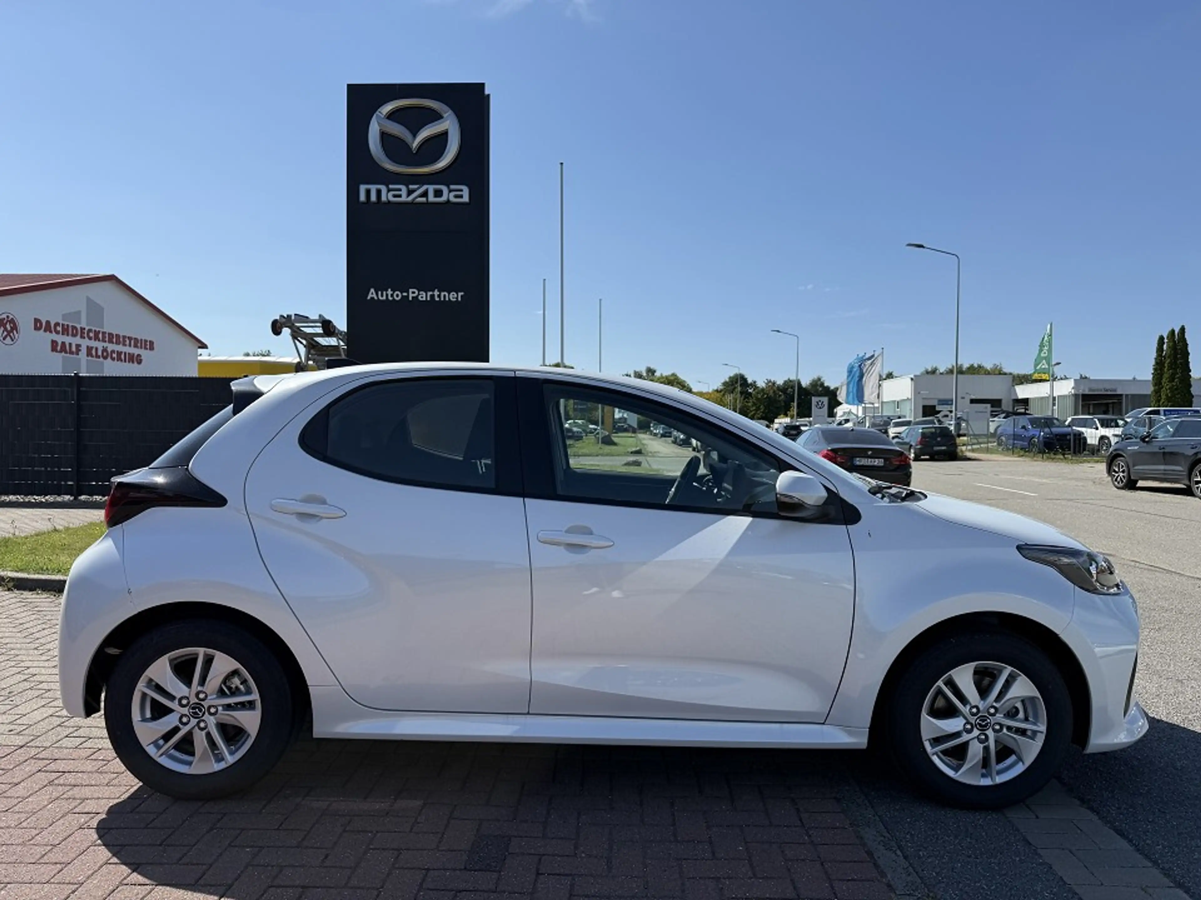 Mazda 2 Hybrid 1.5L Hybrid VVT-i 116 Centre-Line — photo 2