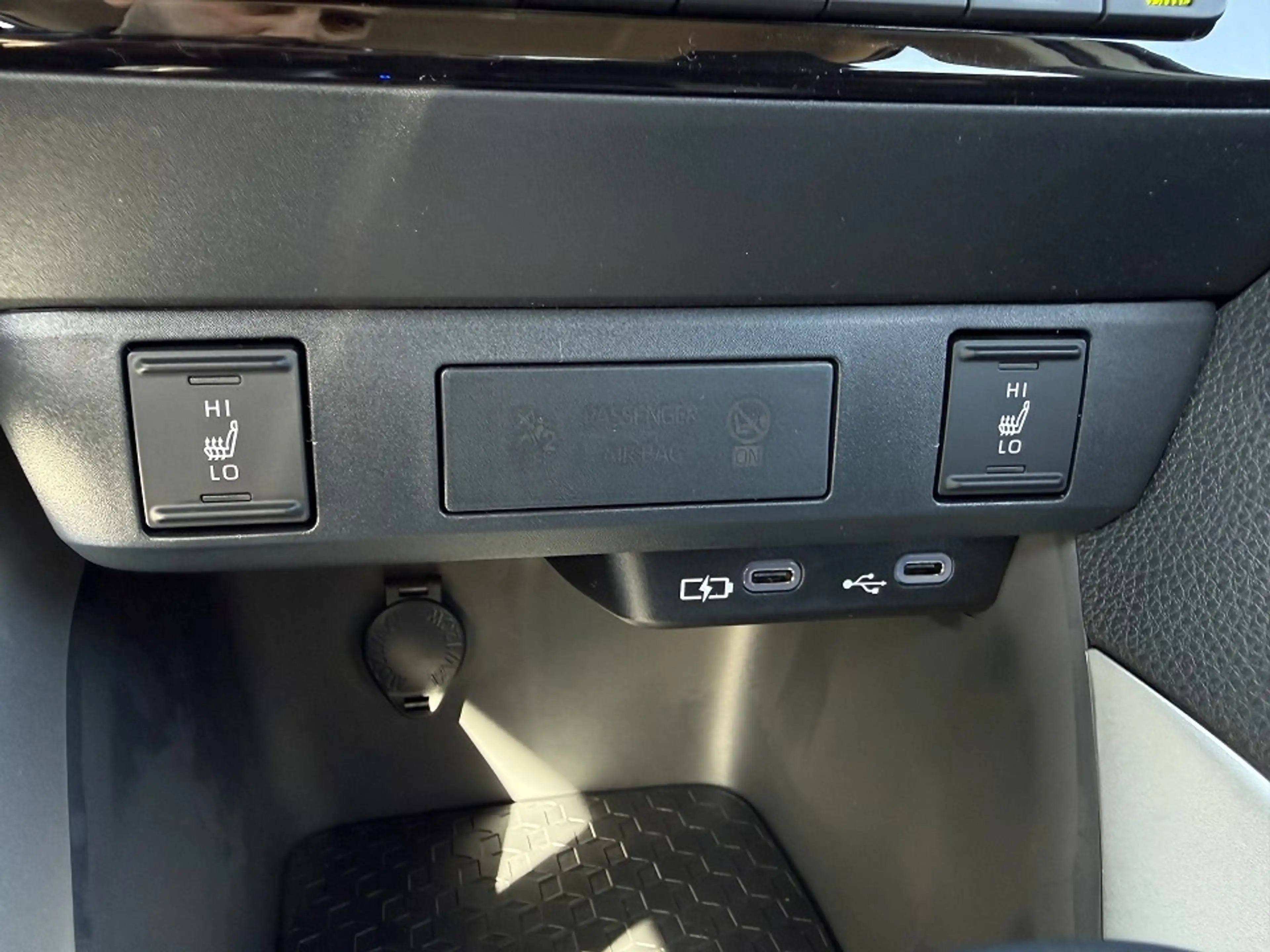 Mazda 2 Hybrid 1.5L Hybrid VVT-i 116 Centre-Line — photo 10
