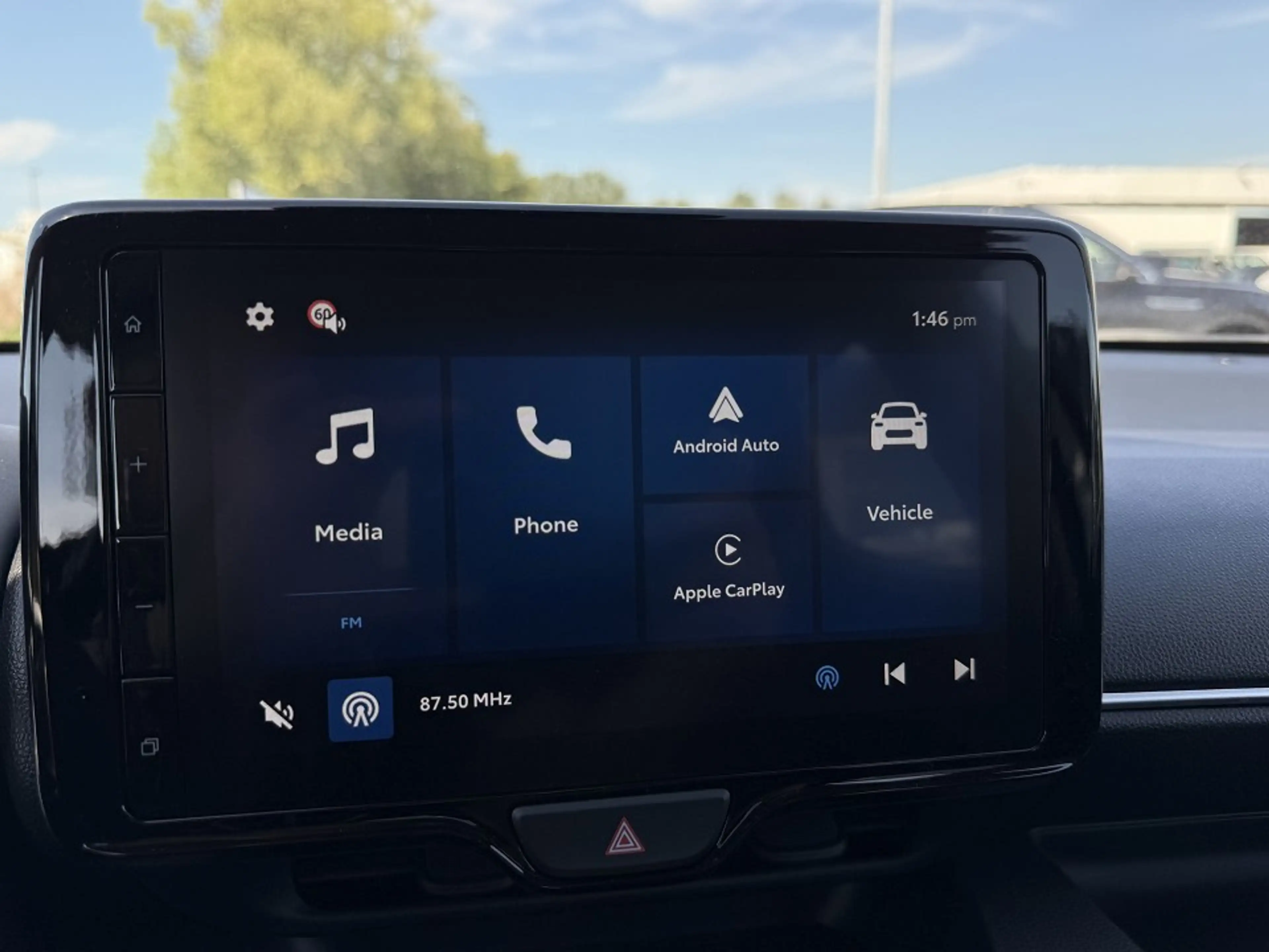 Mazda 2 Hybrid 1.5L Hybrid VVT-i 116 Centre-Line — photo 12