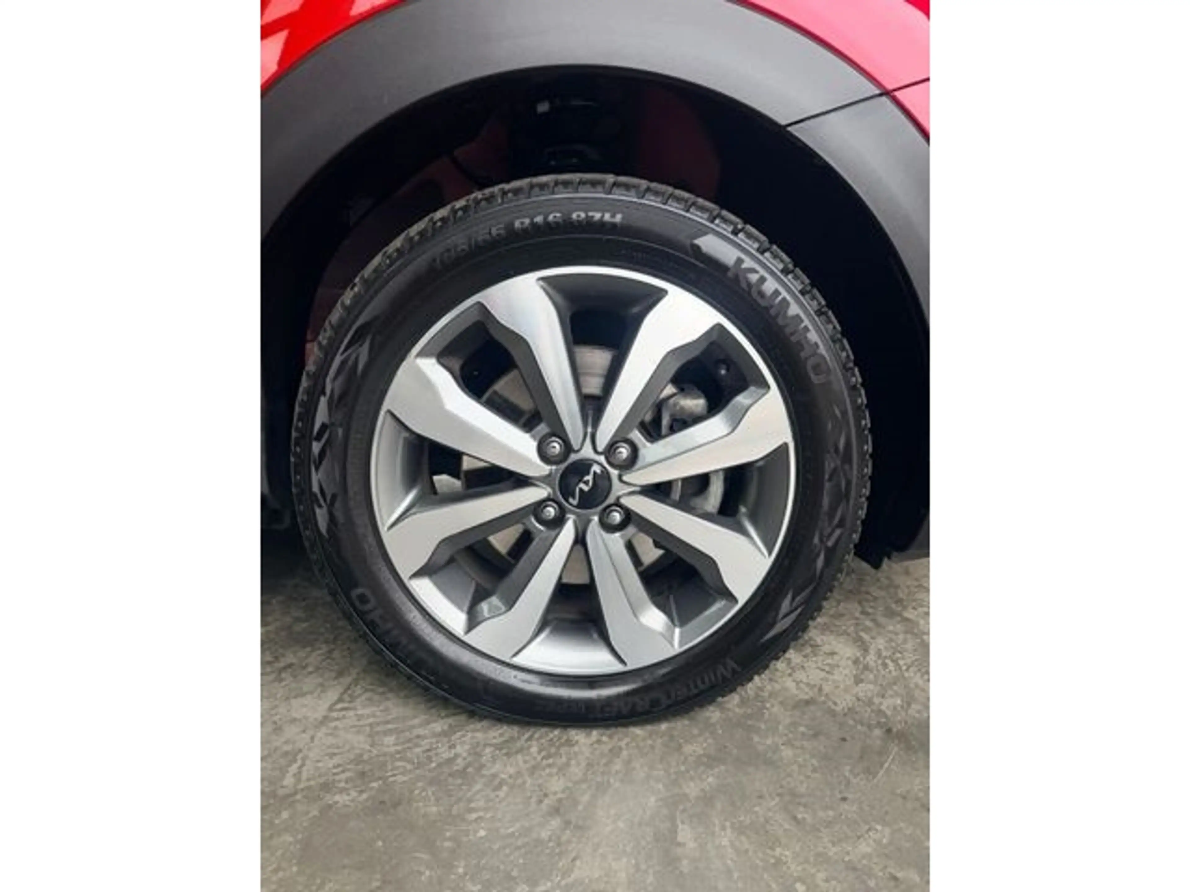 Kia Stonic 1.0 T-GDI 100 DCT7+Klimaaut.+SHZ+Kam+PDC — photo 9