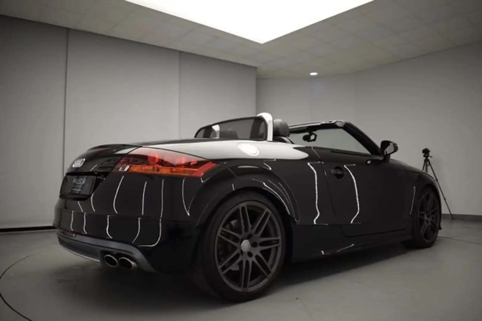Audi TTS Roadster 2.0 TFSI quattro 272 Schwarz - 2