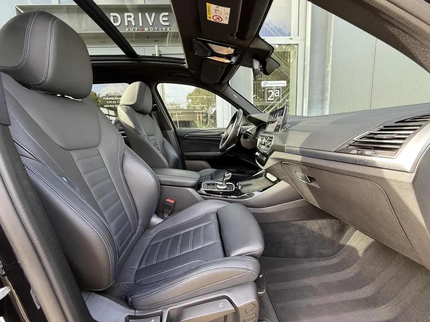 BMW X3 xDrive30e High Ex. M-Sport|SOH95%|Pano|Laser|HUD|3 Zwart - 2