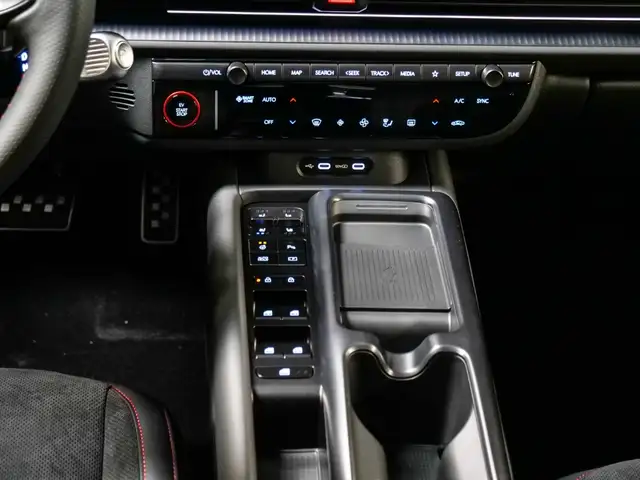 Hyundai Ioniq 6 view 10