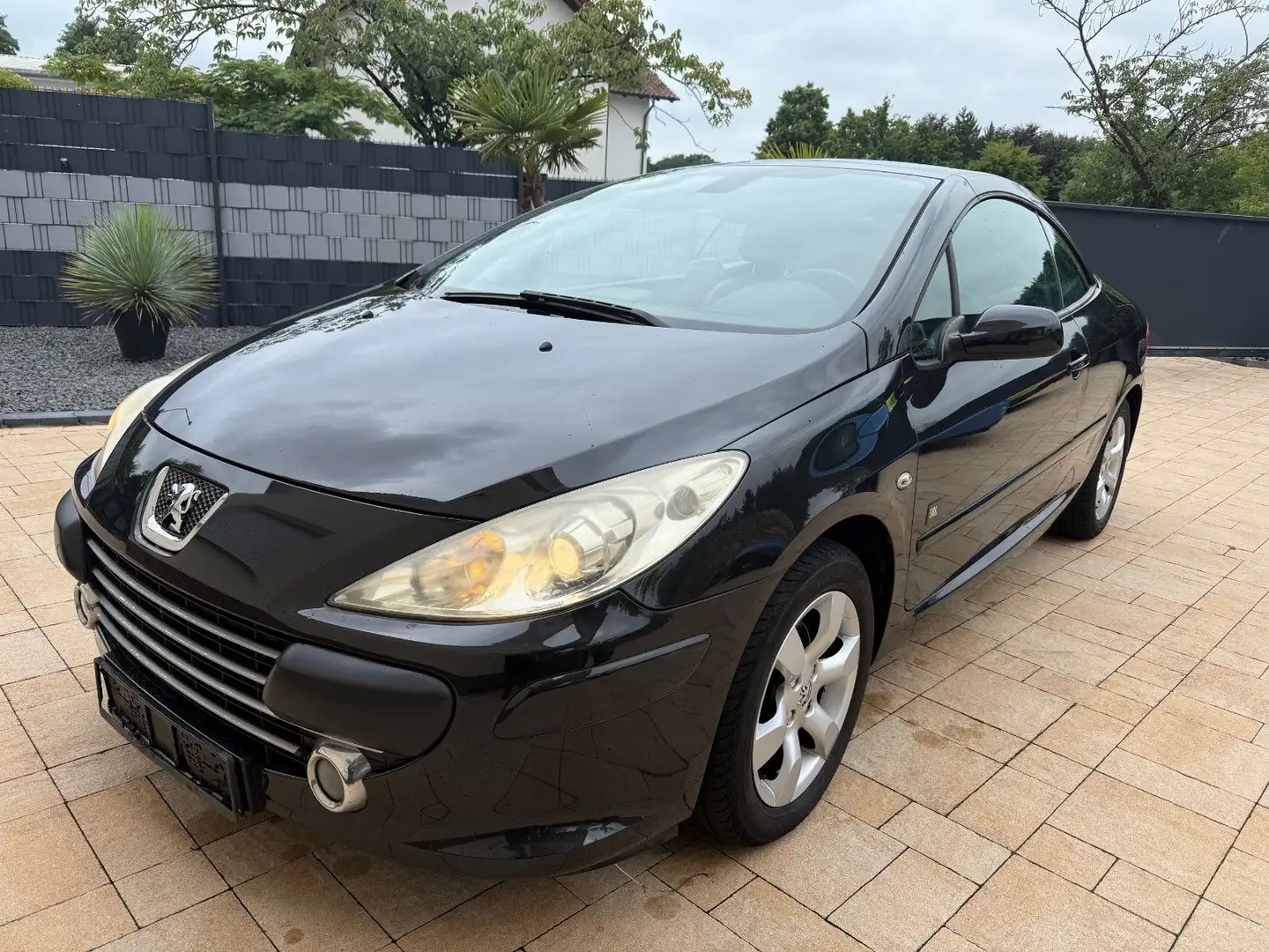 Peugeot 307 CC Cabrio-Coupe JBL+Klima+SHZ+Xenon+ Schwarz - 1