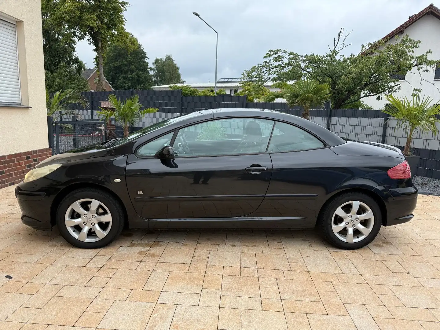 Peugeot 307 CC Cabrio-Coupe JBL+Klima+SHZ+Xenon+ Schwarz - 2