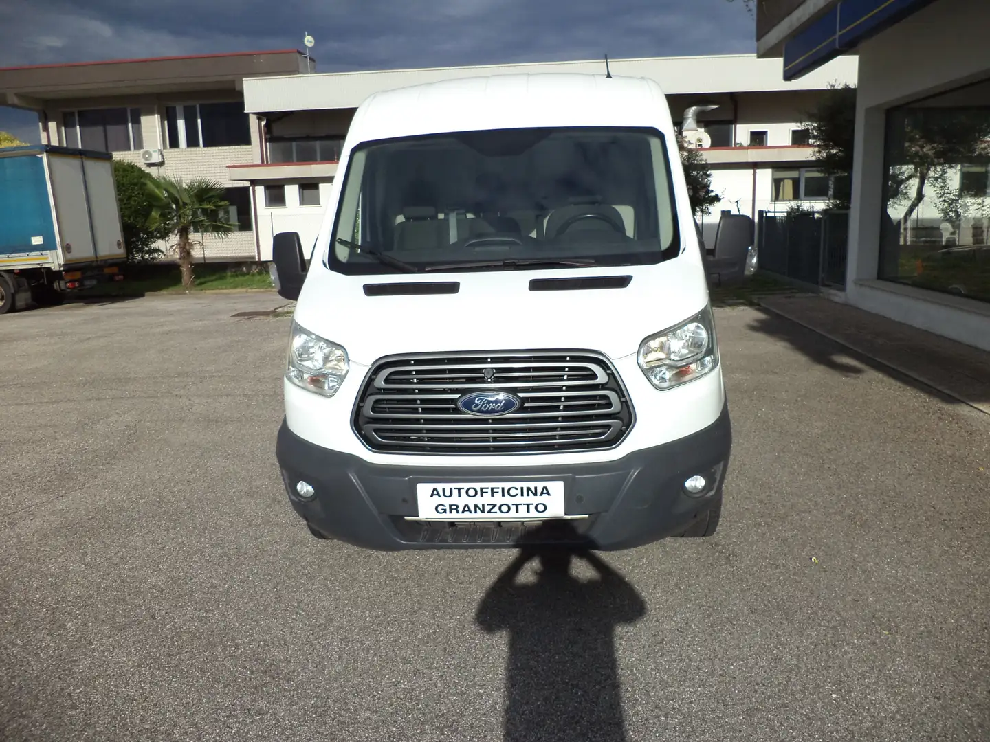 Ford Transit 350 L3H2 Trend 130cv 2.0TDCi Blanco - 2