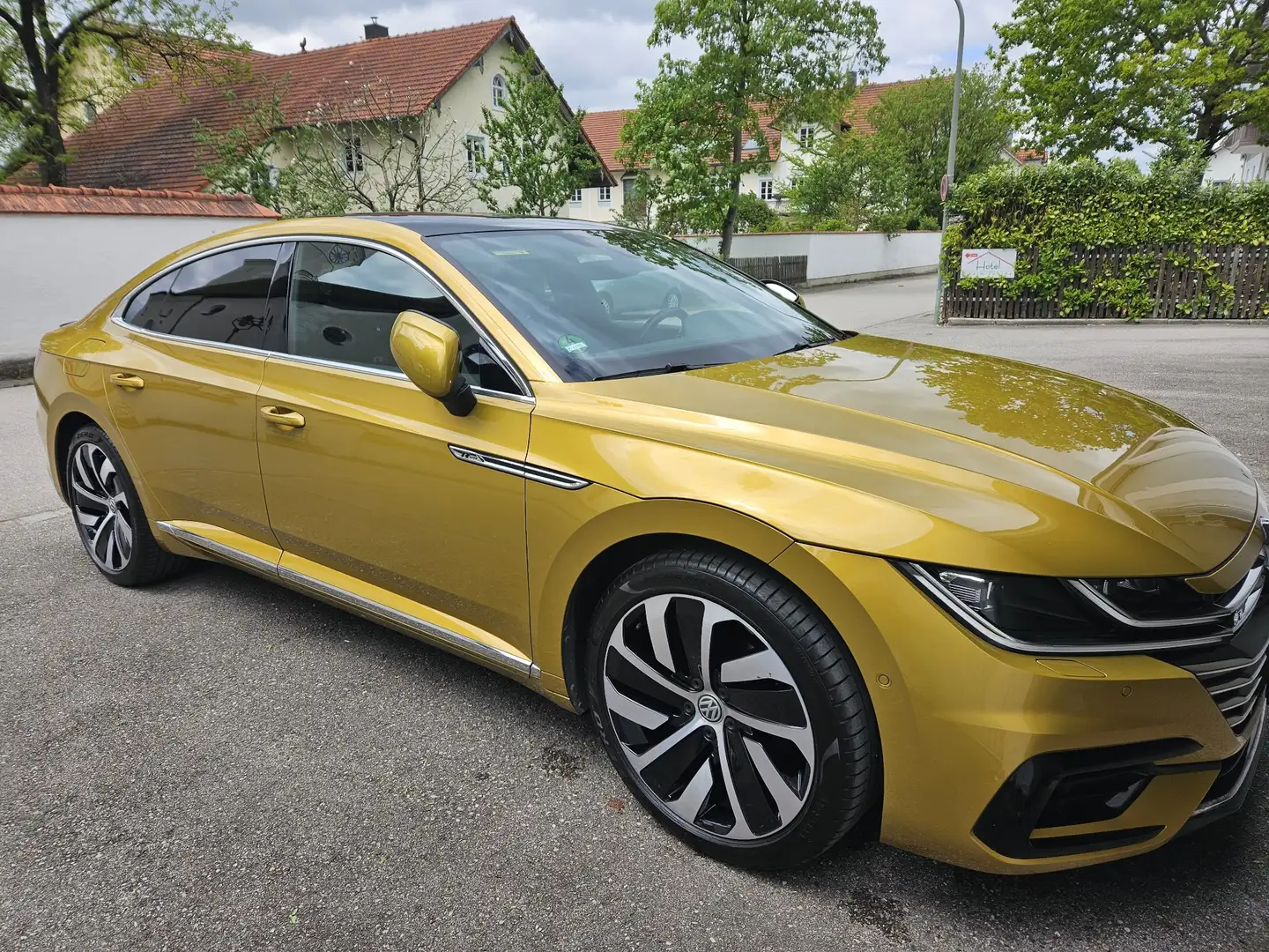 Volkswagen Arteon 2.0 TSI DSG R-Line - 2