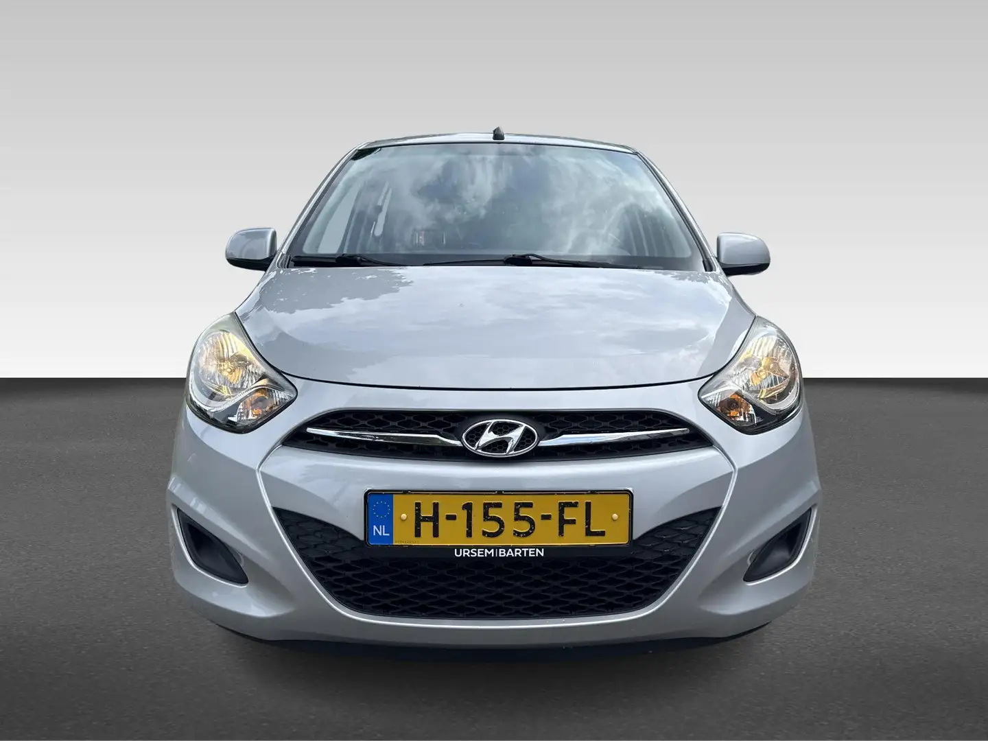Hyundai i10 1.1 i-Drive Grijs - 2