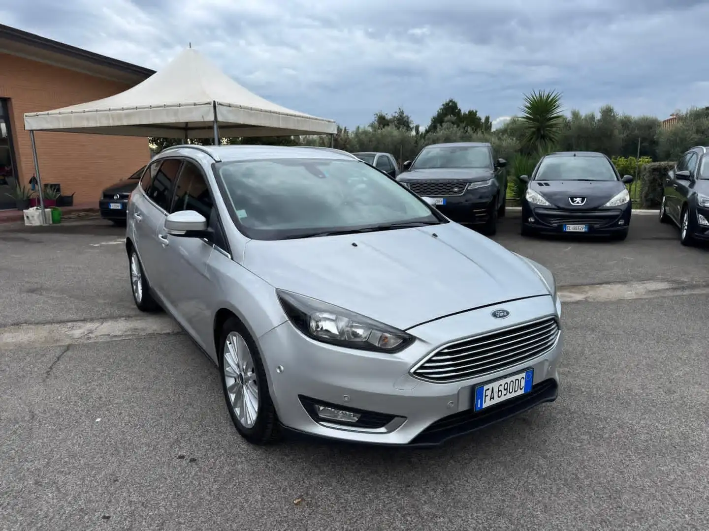 Ford Focus Focus 1.5 TDCI 95CV S&S SW TITANIUM 2015 Argento - 2