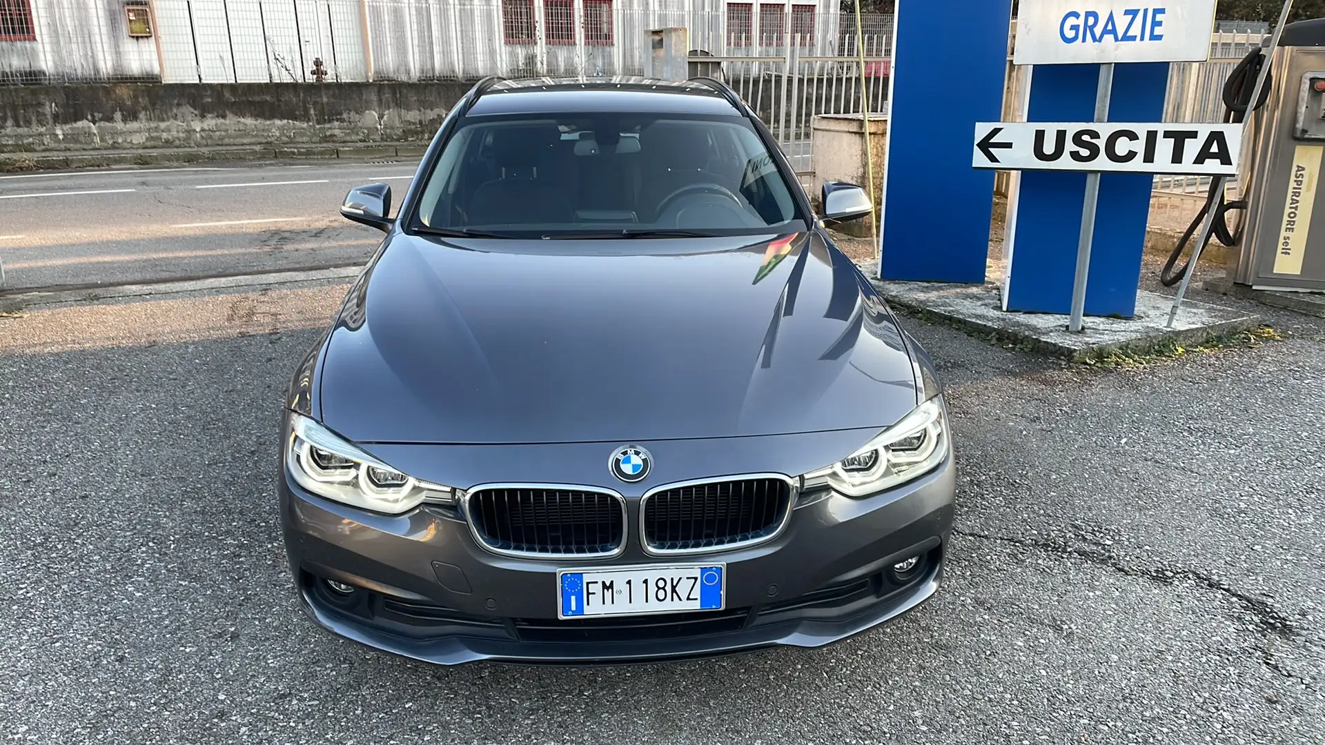 BMW 320 Serie 3 F31  Touring 320d Touring Sport Grigio - 2