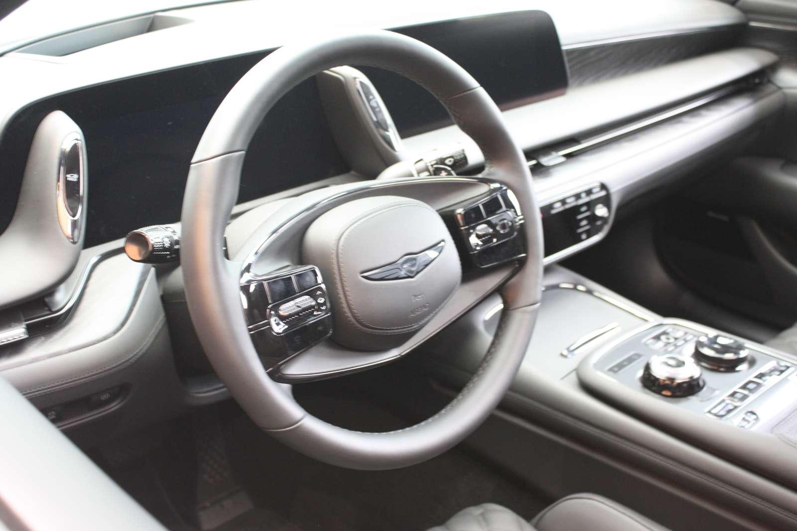 2026 Genesis G90 e-SC Prestige Black — снимка 1