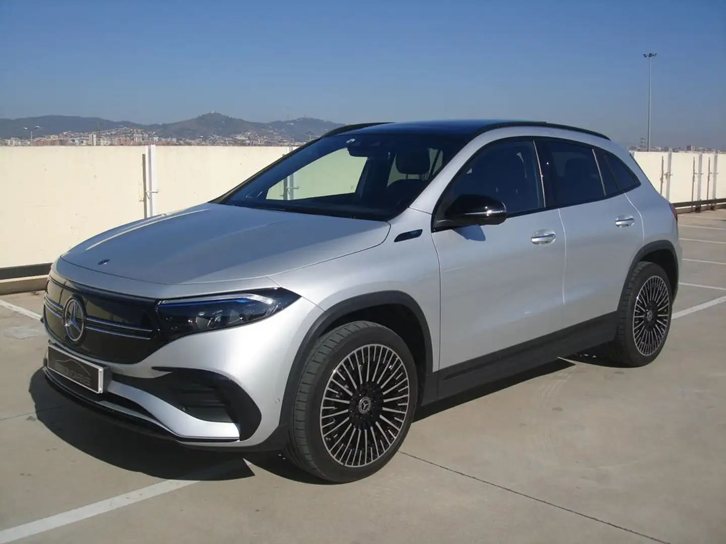 Mercedes-Benz EQA 250 AMG LINE Zilver - 1