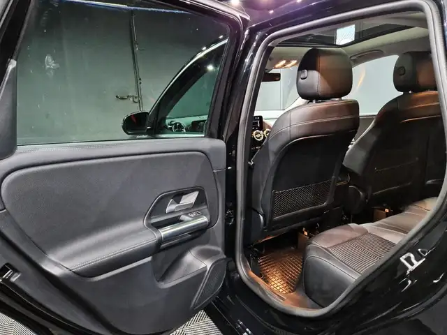 Mercedes-Benz B-Class view 11