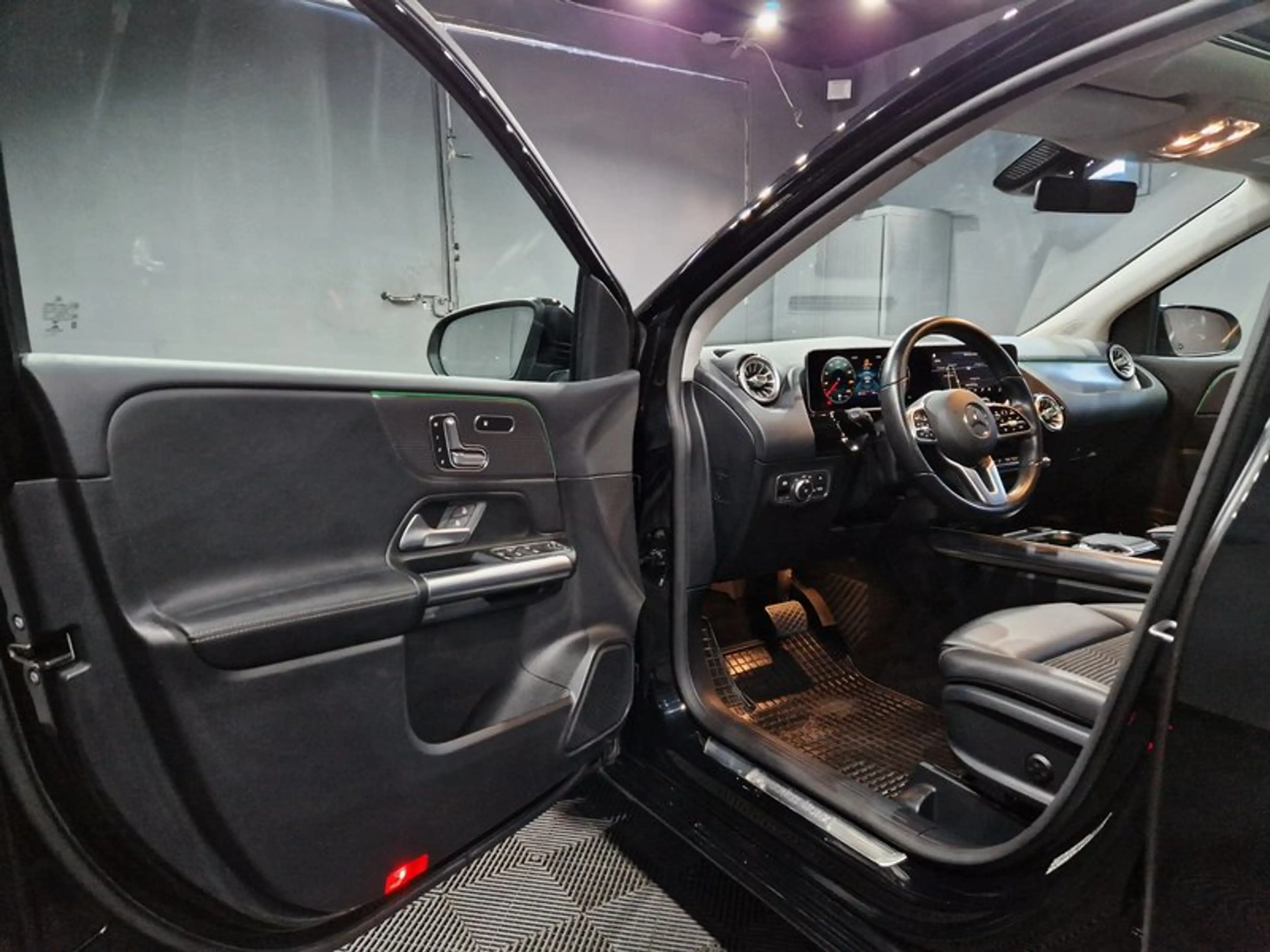 Mercedes-Benz B 220 4Matic Progressive |AUTOM|PANO|LEDER|LED — photo 7