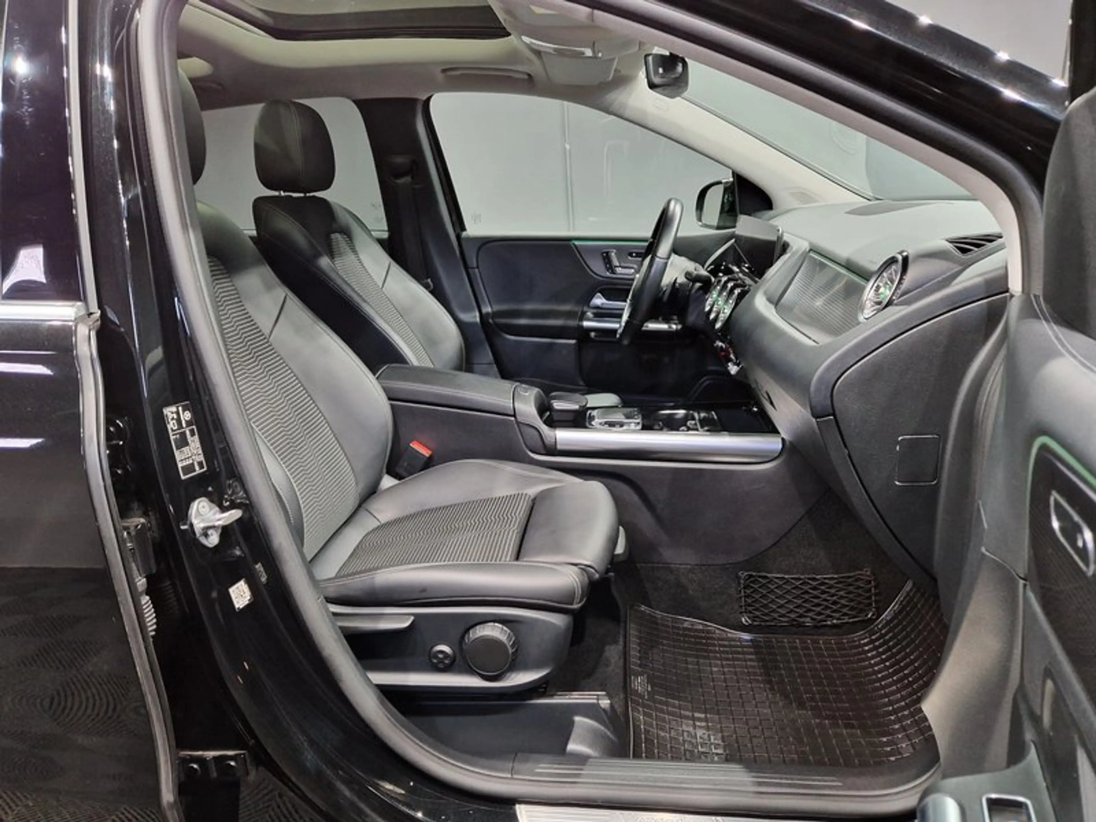 Mercedes-Benz B 220 4Matic Progressive |AUTOM|PANO|LEDER|LED — photo 11