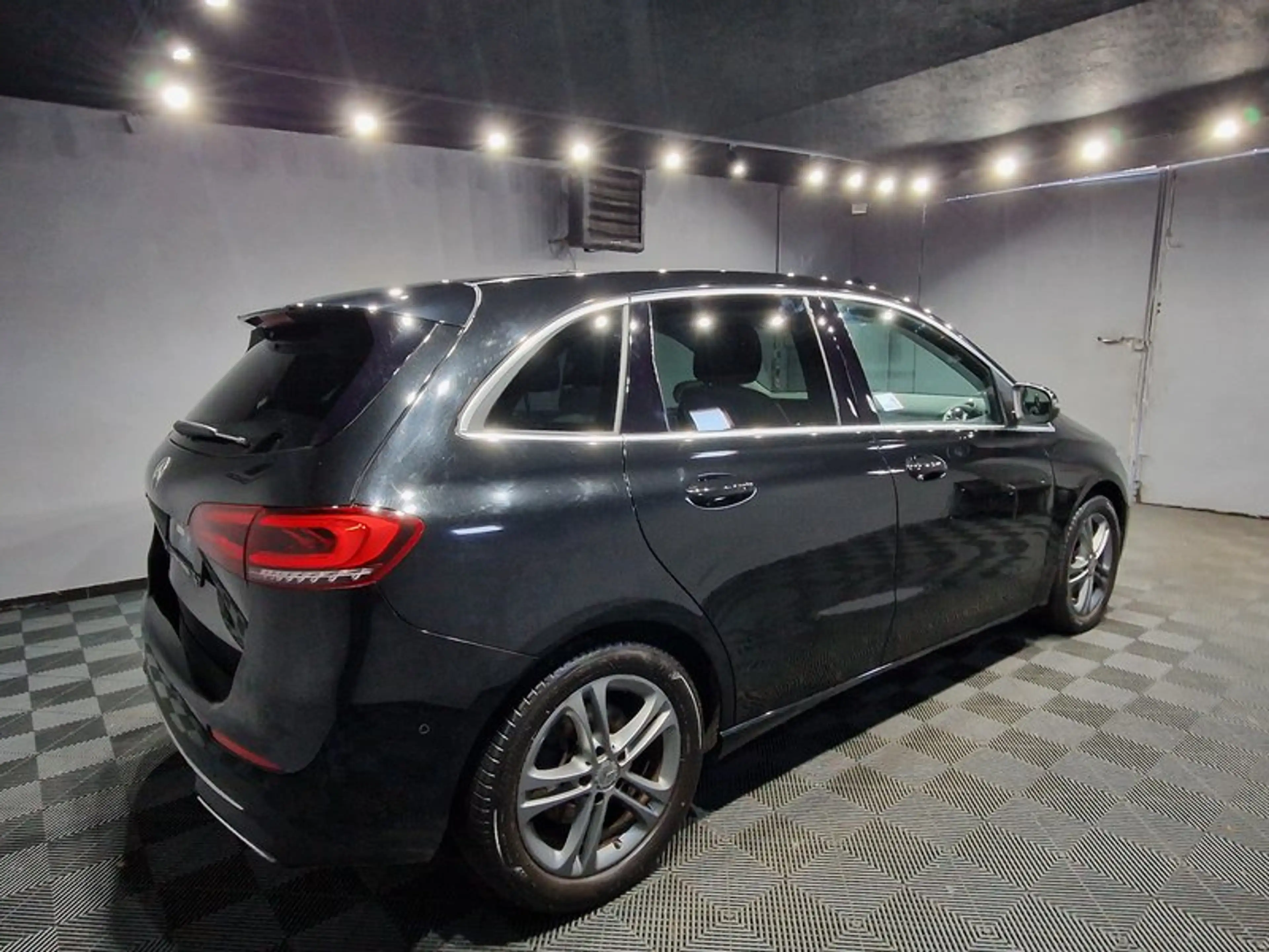 Mercedes-Benz B 220 4Matic Progressive |AUTOM|PANO|LEDER|LED — photo 4
