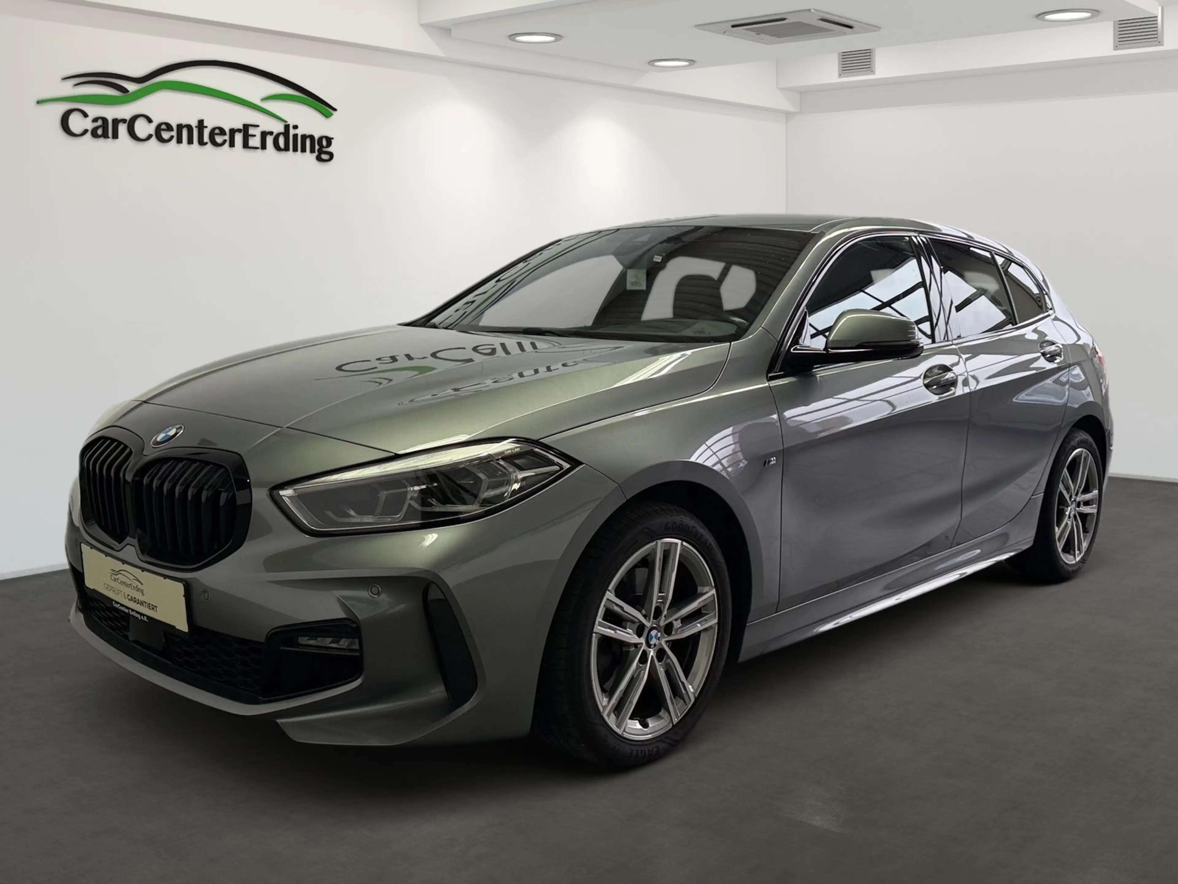 BMW 118 iLim.*M Sport*LED*Navi*LiveCockpit*HiFi*HUD*