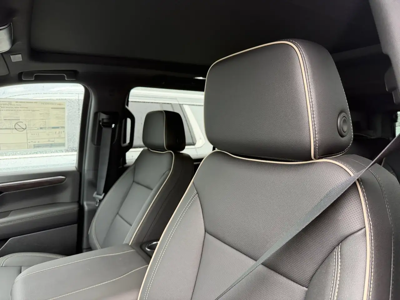 Chevrolet Suburban снимка Chevrolet Suburban