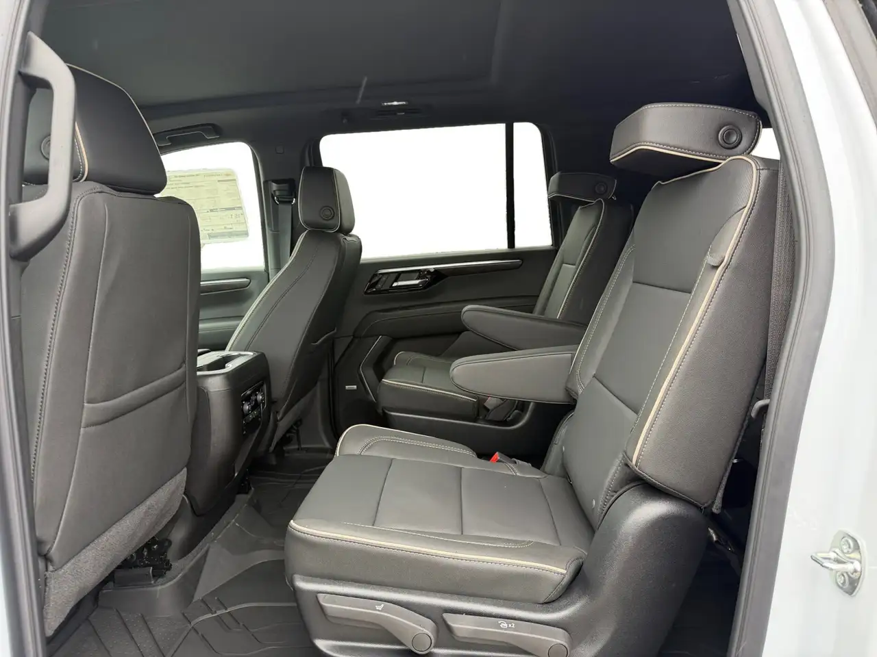 Chevrolet Suburban снимка Chevrolet Suburban