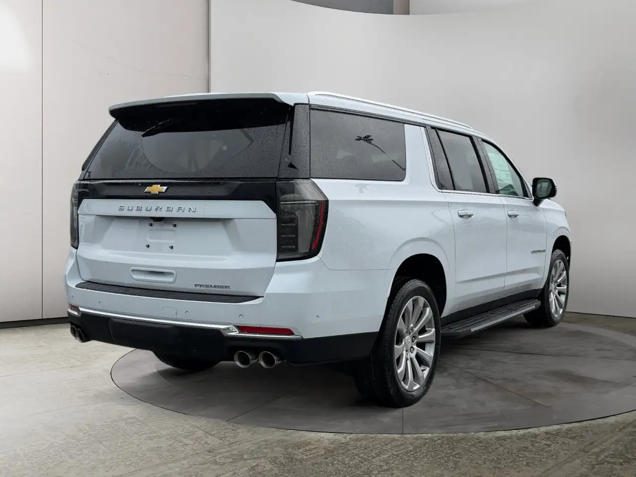 Chevrolet Suburban снимка Chevrolet Suburban