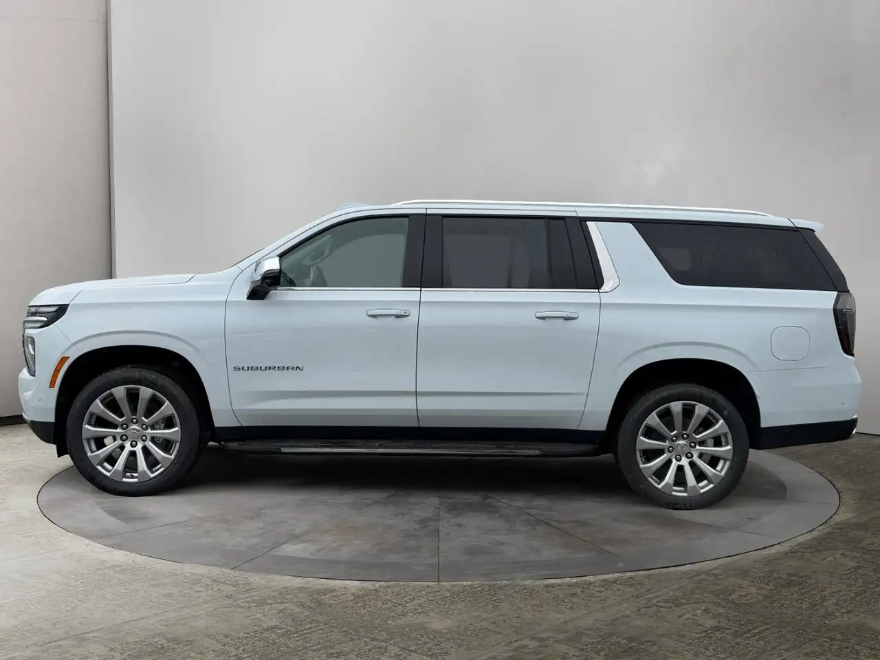 Chevrolet Suburban снимка Chevrolet Suburban