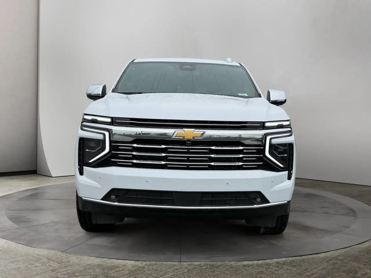 Chevrolet Suburban снимка Chevrolet Suburban