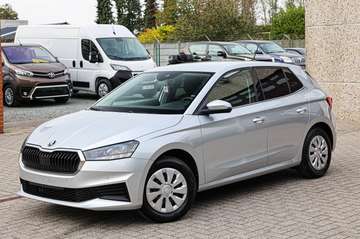 AUTOMAAT*ACTIVE-UITVOERING*APPLE-CARPLAY*PARKEERSENSOREN-VOOR+ACHTER*