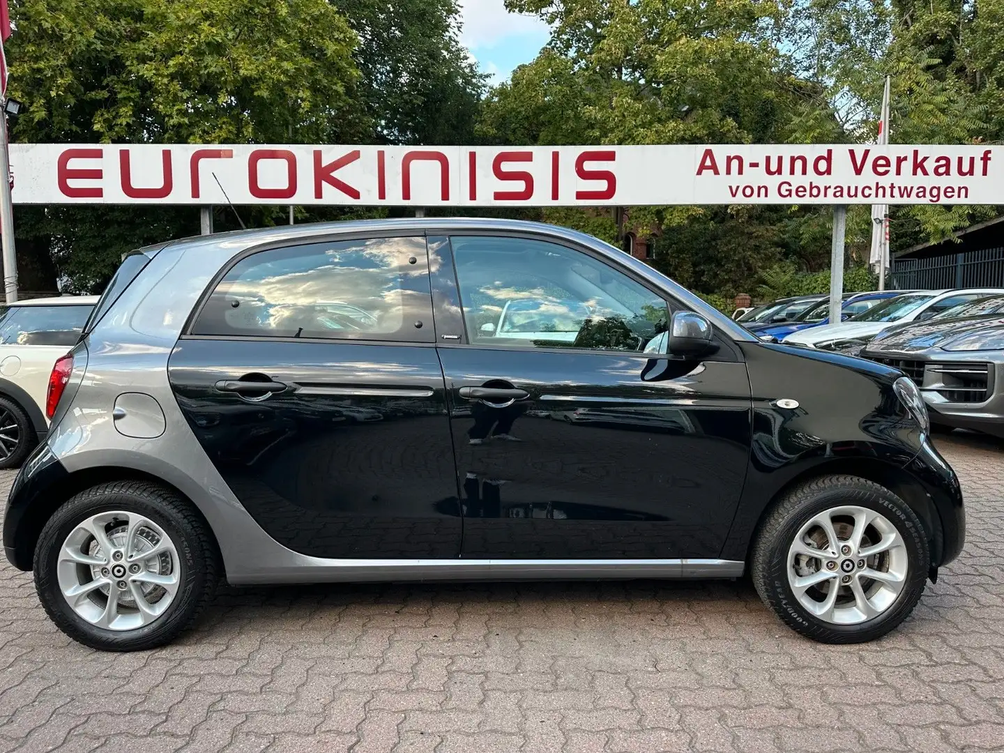 smart forFour forfour 66kW passion*PANORAMA*SHZ*JBL*PTS* Schwarz - 1