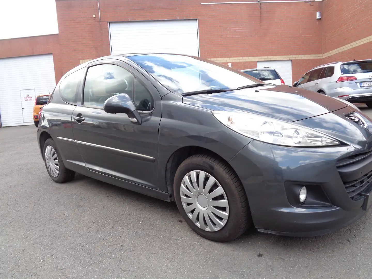 Peugeot 207 1.4i Access GARANTIE 1 AN Grijs - 1